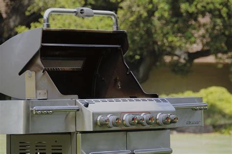 Learn how to use a gas grill with Weber Grills, including how to use a ...