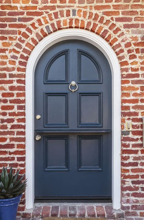 The 7 Most Welcoming Colors for Your Front Door | Front door colors ...