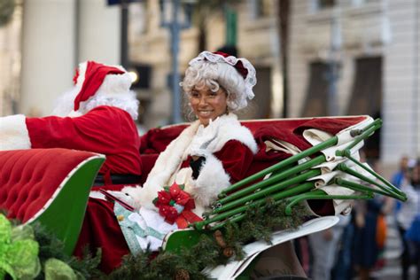 15 Festive Ways To Celebrate Christmas In New Orleans LA - Southern ...