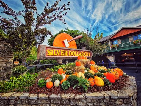 Thousands of pumpkins roll into Silver Dollar City for Harvest Fest