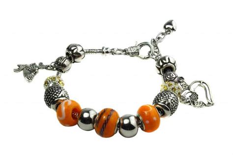 Do Pandora Bracelets Stretch? [And how to CONTROL that] - StyleCheer.com