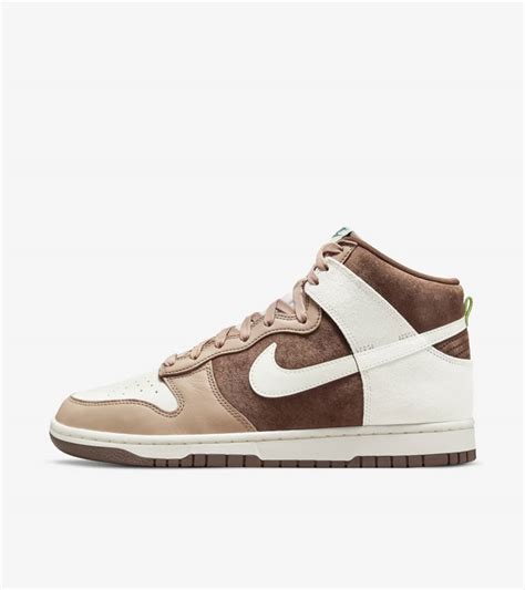 Dunk High 'Light Chocolate' Release Date. Nike SNKRS