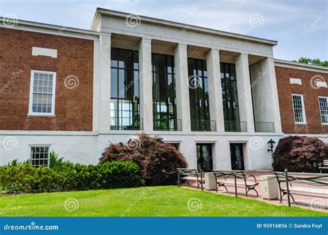 Milton S. Eisenhower Library - Baltimore, MD Editorial Photo - Image of architecture, collegiate ...