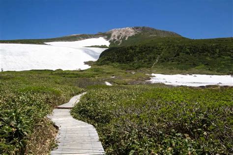 Hiking Mount Haku (白山) in Japan | Halfway Anywhere