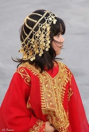 Traditional Clothing and Culture - Bahrain is us