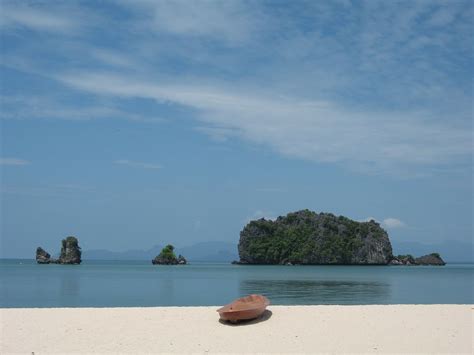 Tanjung Rhu Beach in Langkawi - Perfect place to seek peace