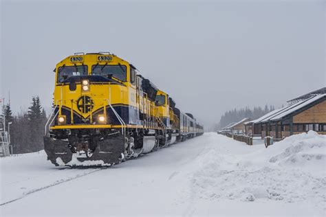 Alaska train trips on the AKRR aurora winter train