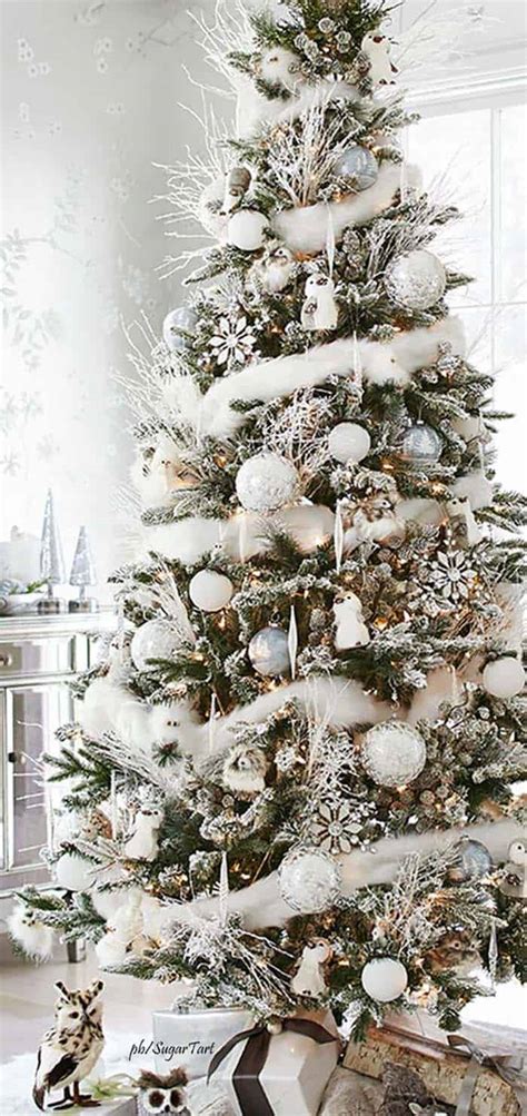 25+ Absolutely Stunning White Christmas Tree Decorating Ideas