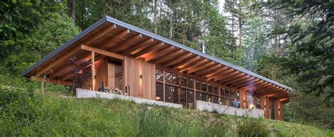 Brightwood Cabin: A Remote Cabin Getaway with A Simple Bar of Cedar and Glass Form | Modern ...