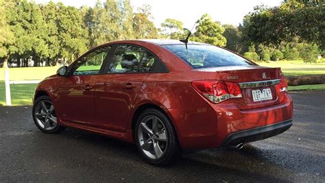 Holden Cruze SRi Z-Series sedan 2016 review | CarsGuide