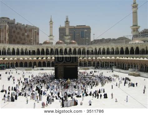 Holy Kaaba, Makkah Image & Photo (Free Trial) | Bigstock