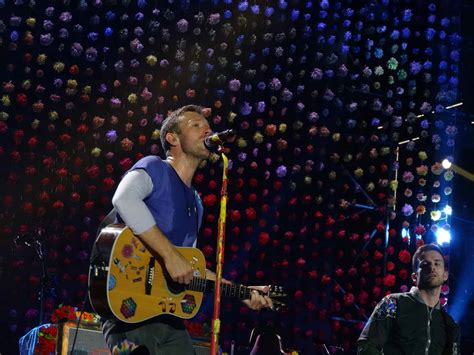 How to sing like Chris Martin of Coldplay | Stars & Catz