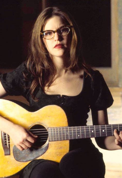 Pin by Kristen Fellers on Girls and glasses | Lisa loeb, Female ...