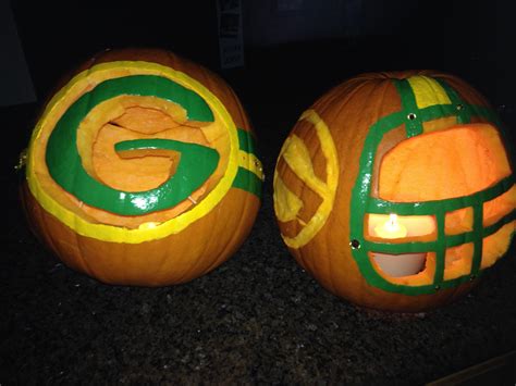 Green Bay packer pumpkins! | Green bay packers pumpkin, Green bar ...