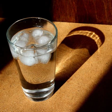 Glass of Ice Water in Sunbeam – Photos Public Domain