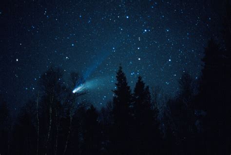 A Look Back at Comet Hale-Bopp – Cosmic Pursuits