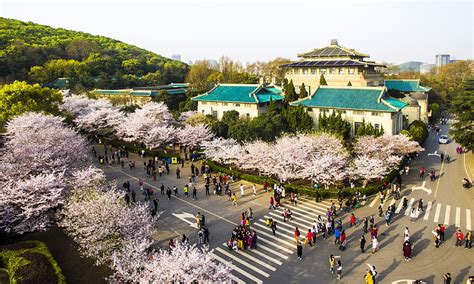 Wuhan university seminar teaching students about love proves hugely ...