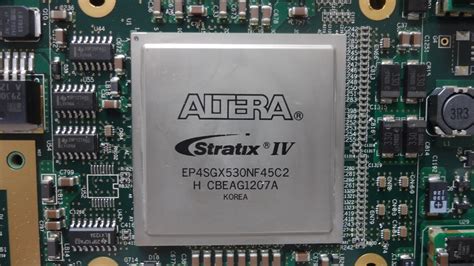 ALTERA Stratix IV GX Device High-Speed LVDS SERDES EP4SGX530_Chip ...