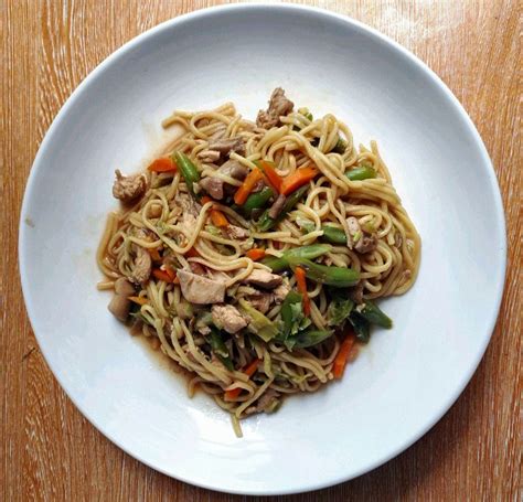 A delicious Chicken Pancit Canton Recipe - The Odehlicious