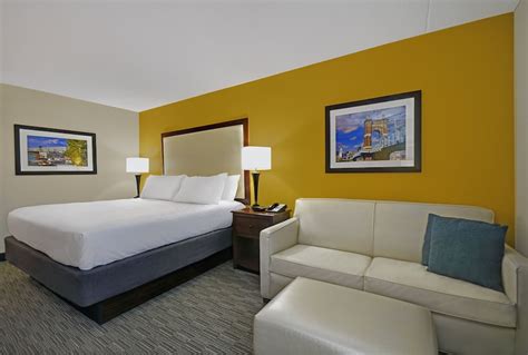 Holiday Inn Express & Suites Cincinnati Riverfront, an IHG Hotel ...