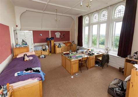 Frensham Heights School (Epsom, United Kingdom) - apply, prices, reviews | Smapse