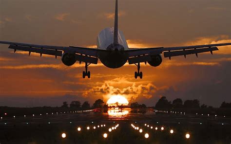 Airplane Landing Wallpapers - Top Free Airplane Landing Backgrounds - WallpaperAccess