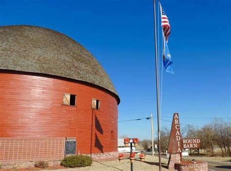 Arcadia Round Barn – Arcadia, Oklahoma - Atlas Obscura