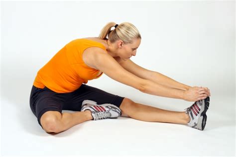 Seated hamstring stretch | iBodz - online personal trainer