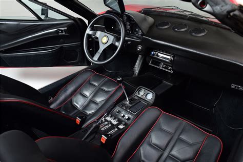 1984 FERRARI 308 GTS - Interior - 212722