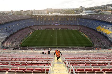 FC Barcelona Members Support Debt Plan to Revamp Stadium - Bloomberg