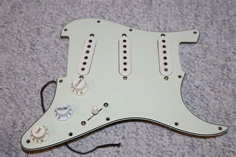 Custom Stratocaster Pickguard Assembly - Dimarzio | Reverb Canada