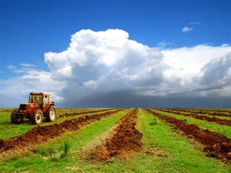 free wallpaper and screensavers for tractor | Agriculture, Agricultural ...