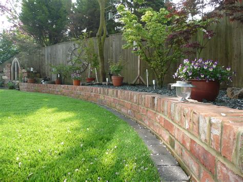 brick lawn edging | Brick garden, Brick garden edging, Garden edging