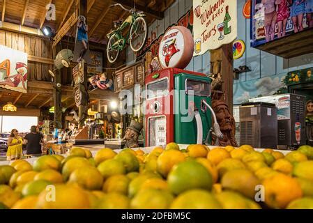 The Showcase of Citrus is a roadside delight with u-pick citrus, open air market, Florida ...