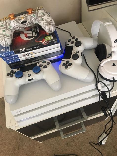 Ps4 pro bundle | in South East London, London | Gumtree