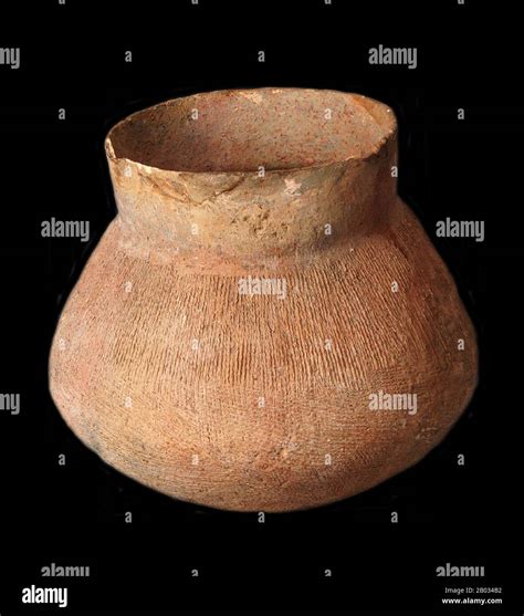 Austronesian pottery hi-res stock photography and images - Alamy