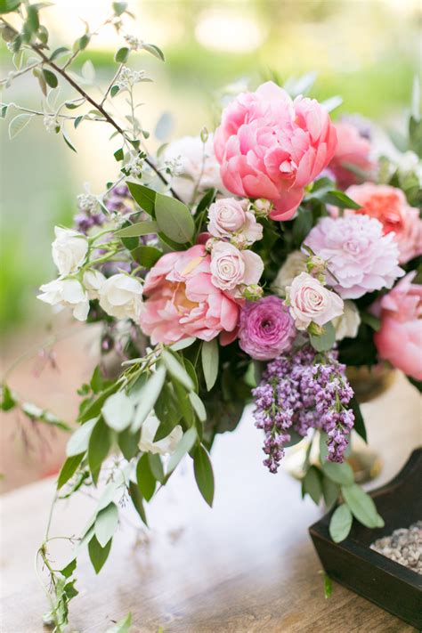 Pastel Floral Arrangement - Elizabeth Anne Designs: The Wedding Blog