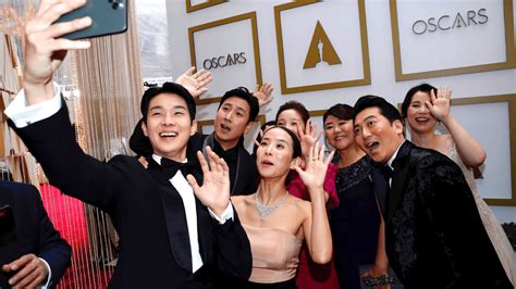 Cast Of Parasite At The Oscars Red Carpet