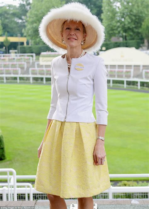 Royal Ascot 2016 ladies keep up the trend for quirky hats | Daily Mail ...