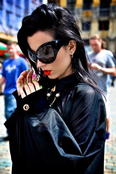 30 Female Celebrities Wearing Aviator Sunglasses ideas | celebrities, hottest female celebrities ...