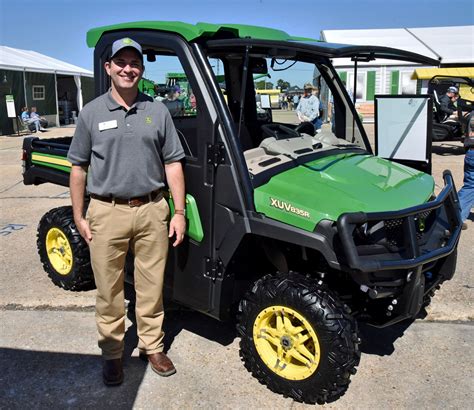 Deere Spotlights New Gator™ XUV Models | AgWired