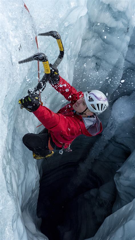 Finding some serious Ice Climbing lines in Iceland : r/Mountaineering