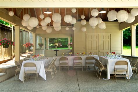 Hang balloons? in the carport Garage Party Decorations, Garage Decor, Baby Shower Decorations ...