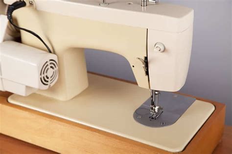 Unveiling the Mystery: What is a Free Arm on a Sewing Machine? - Sewing ...