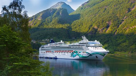 Norwegian Jade Cruise Deals (2024 / 2025) - Expedia.com