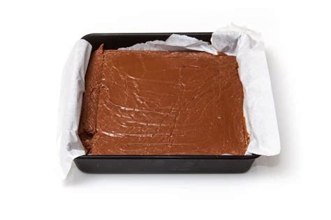 2-minute Microwave Fudge Recipe | NellieBellie's Kitchen