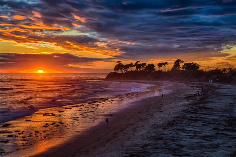 Santa Barbara Sunset | Santa barbara beach, Wine country travel, Isla vista