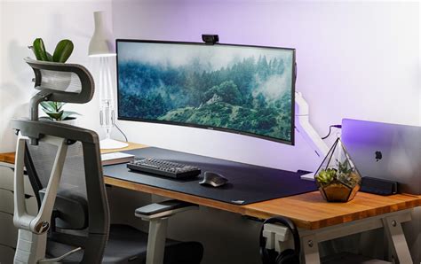 Clean Ultrawide Setup for the Pros working from home - Minimal Desk Setups