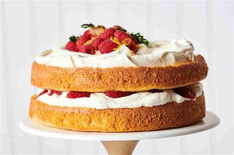 Best Genoise Sponge Recipe: Easy Homemade Guide 2023