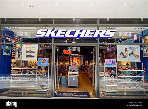 Skechers store london hi-res stock photography and images - Alamy